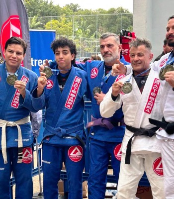 GRACIE BARRA LEME CONQUISTA CINCO TÍTULOS EM COMPETIÇÃO DA COMPNET SÃO PAULO