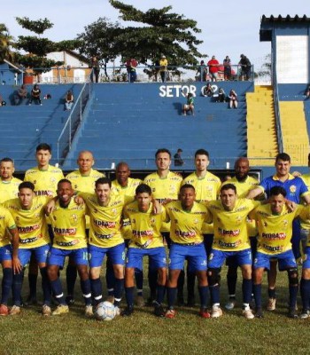 ESPORTIVO CANARINHO É CAMPEÃO INVICTO