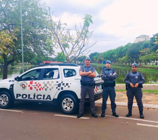 POLÍCIA MILITAR DA CIDADE DE LEME RECEBE ALUNOS DO CURSO DE FORMAÇÃO DE SOLDADOS DO 36º BPM/I}