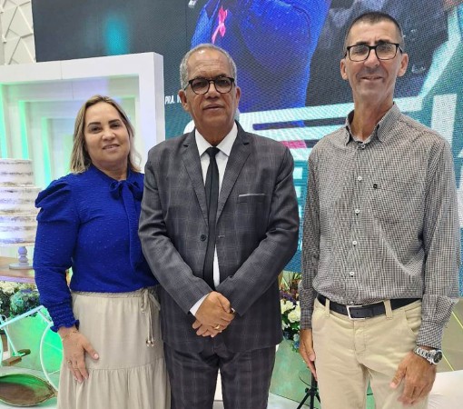 PASTOR ROBERTO ARRUDA COMEMORA MAIS UM ANIVERSÁRIO}