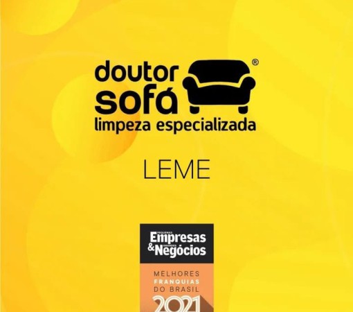 Pensou em limpar os seus estofados? Chame a equipe do Doutor Sofá}