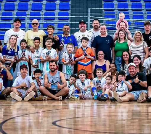 FUTSAL DE LEME ENCERRA TEMPORADA 2025 EM ALTA}