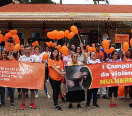 Em violência contra a mulher, a gente mete a colher, sim!}