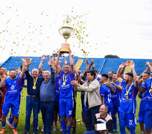 G.E. DOM GLUTÃO VENCE O MAIAS FC E CONQUISTA O TÍTULO DA SEGUNDA DIVISÃO DO FUTEBOL AMADOR DE LEME}