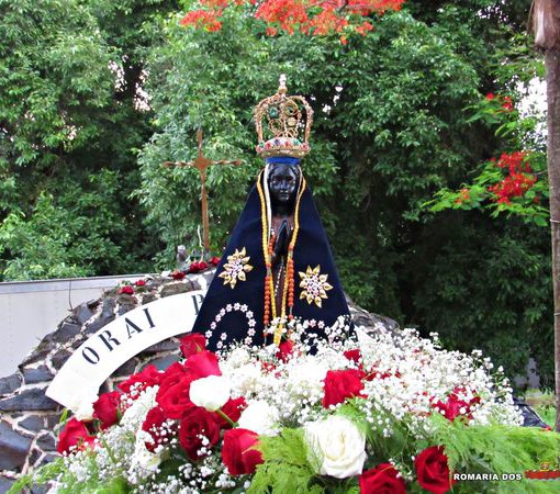 51ª Romaria Dos Canoeiros - Taquari Ponte reuniu fieis para homenagear Nossa Senhora Aparecida}