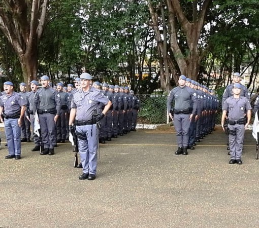 SOLENIDADE DE FORMATURA E CONCLUSÃO DO CURSO DE FORMAÇÃO DE SOLDADOS 2025.}