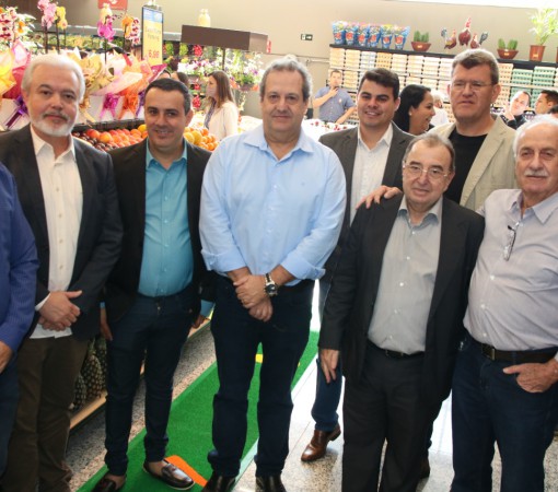 Wagão participa da inauguração da Rede Savegnago Supermercados que gerou 200 novos empregos}