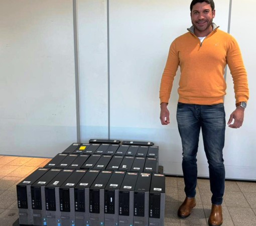 VEREADOR DR. DAVID PEDRÃO VIABILIZA DOAÇÃO DE 30 COMPUTADORES PARA A SAÚDE DE LEME}