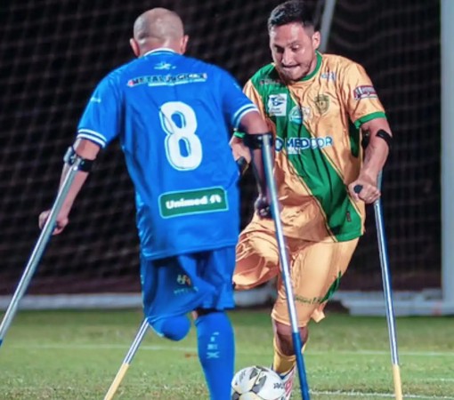 LEMENSES PARTICIPAM DO CAMPEONATO PAULISTA DE AMPUTADOS VESTINDO A CAMISA DA PONTE PRETA SUMARÉ}