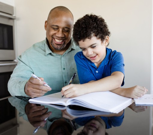 8 DICAS PARA AJUDAR O SEU FILHO NOS ESTUDOS DURANTE O ANO LETIVO}