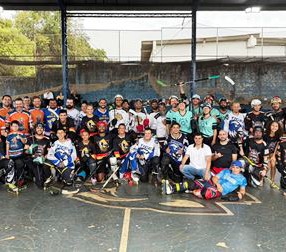 LEME RECEBE A PRIMEIRA COPA INTERIOR DE STREET HOCKEY 3X3 DE LEME}