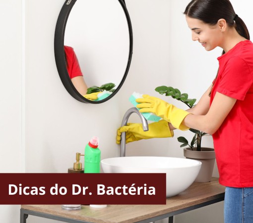 Dr. Bactéria sinaliza oito erros comuns da limpeza do banheiro!}