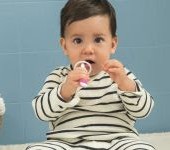 SAÚDE BUCAL DO BEBÊ COMEÇA CEDO: MAM BABY E ESPECIALISTA REVELAM QUANDO E COMO INICIAR CUIDADOS ESSENCIAIS}