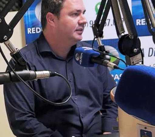 PROMETEU TANTO NA RÁDIO, MAS ENTREGOU QUASE NADA NA PRÁTICA: REAJUSTE DOS SERVIDORES SÓ SAIU GRAÇAS À PRESSÃO DOS VEREADORES}