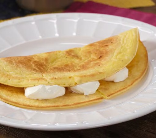 CREPIOCA COM REQUEIJÃO}