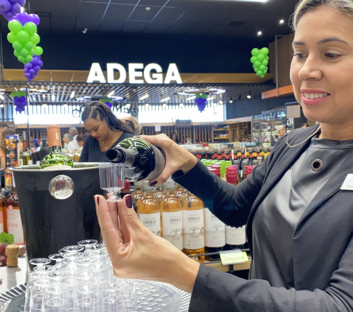 Covabra Supermercados realiza Feira dos Queijos e Vinhos em Leme}