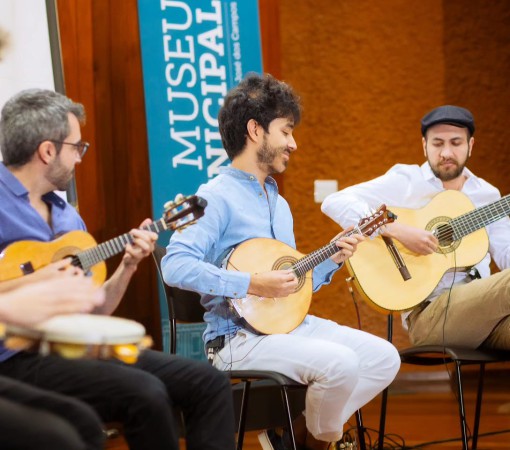 GRUPO REGIONAL DA VILA TRAZ PARA LEME O PROJETO "CAMINHOS DO NOSSO CHORO: O CHORO PAULISTA" COM SHOW GRATUITO NA PRAÇA MANOEL LEME}