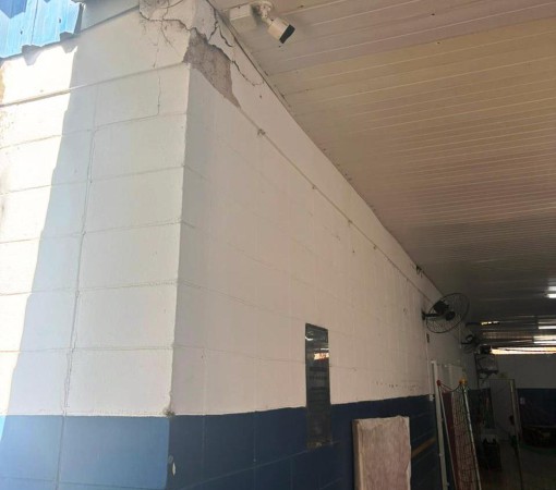ESCÂNDALO EM LEME: ESCOLAS CAINDO AOS PEDAÇOS E CIDADE COM APENAS 1 AMBULÂNCIA}
