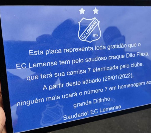 EC Lemense eterniza a camisa 7 do craque Dito Flexa}