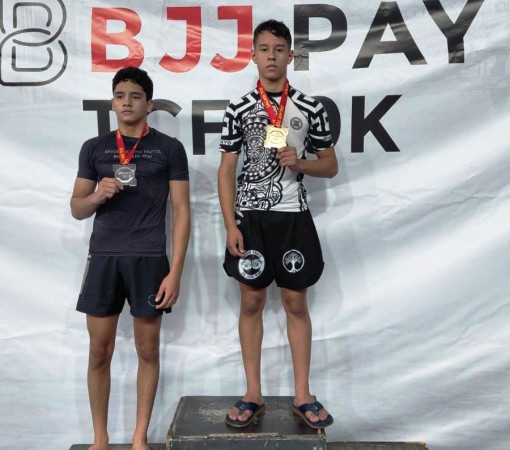 IRMÃOS ATLETAS DE LEME BRILHAM NO JIU-JITSU EM CAMPEONATO REALIZADO EM SÃO PAULO}