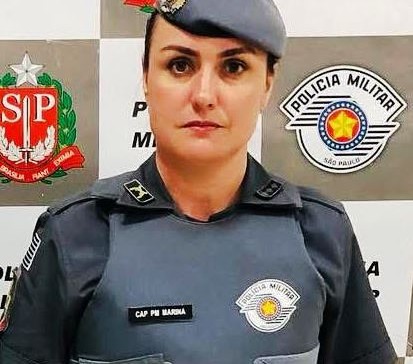 CAPITÃO PM MARINA É A PRIMEIRA MULHER A ASSUMIR O COMANDO DA 4ª COMPANHIA DA POLÍCIA MILITAR EM LEME}