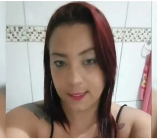 Mulher é assassinada com água fervente por namorado, que se matou}