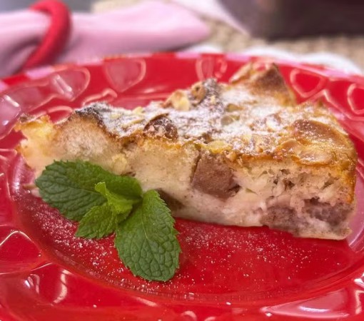 TORTA DE MAÇÃ COM PÃO}