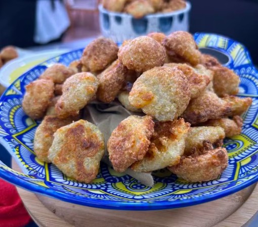 SALGADINHO DE QUINOA COM QUEIJO NA AIR FRYER}