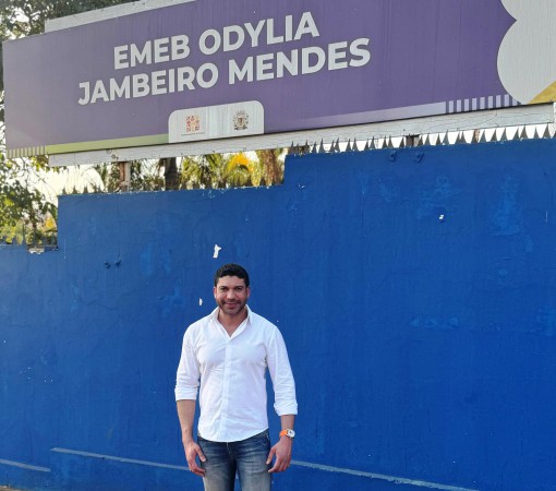 VEREADOR DR. DAVID PEDRÃO VISITA ESCOLAS MUNICIPAIS E COBRA MELHORIAS EM LEME}