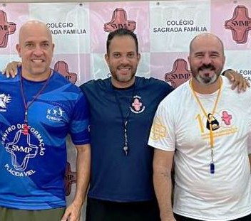 PRIMEIRO TORNEIO INTERCLASSE DE VOLEIBOL DO COLÉGIO SAGRADA FAMÍLIA}
