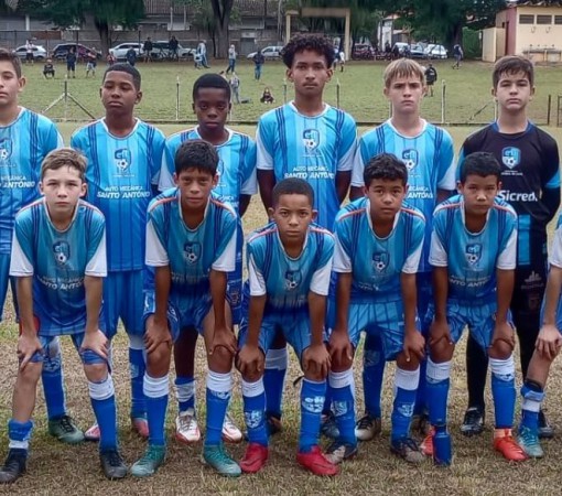 Escolinha de Futebol Lemense}