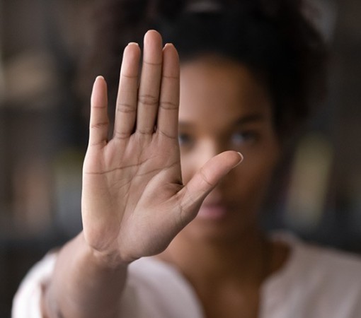 Programa oferece suporte emocional a vítimas de violência}