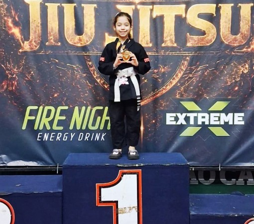 LORRAYNE DE CÁSSIA BRILHA MAIS UMA VEZ NO BATTLE ARENA JIU JITSU}