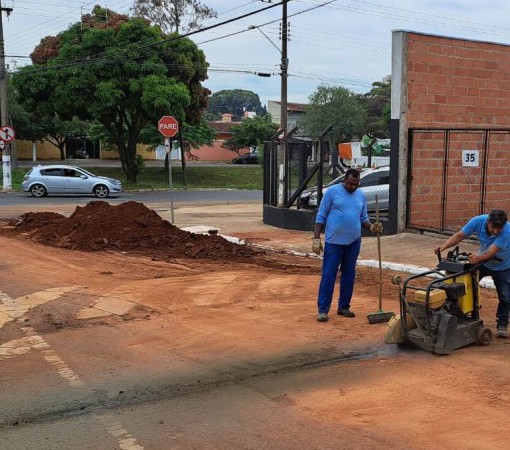 SAECIL realiza 13 trocas de ligações na Rua Albino da Cruz}