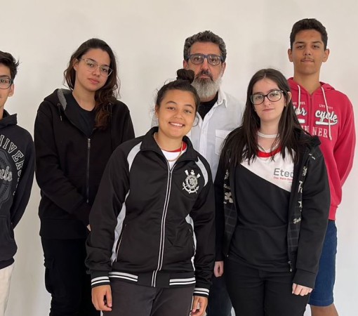 Alunos da ETEC de Leme são medalhistas do Concurso Canguru de Matemática}