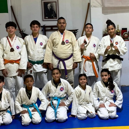 JUDOCAS DA ACADEMIA GAMBATÊ CONQUISTAM OITO MEDALHAS NA COPA A.A.A. DE JUDÔ}