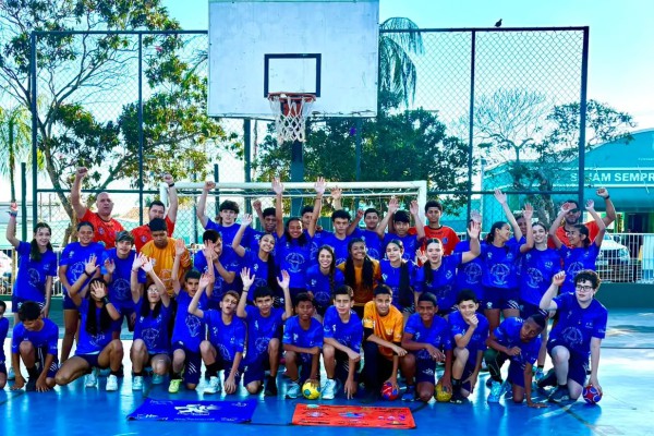 HANDEBOL CRESCER LEME PARTICIPA DE QUADRANGULAR EM COSMÓPOLIS E CONQUISTA TRÊS VICE-CAMPEONATOS}