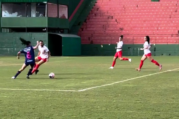 LEMENSE É SUPERADA PELO RED BULL BRAGANTINO NO PAULISTA SUB-20 FEMININO}
