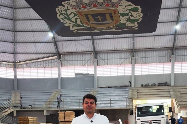 OBRAS DO NOVO GINÁSIO MUNICIPAL DE ESPORTES CONTINUAM}