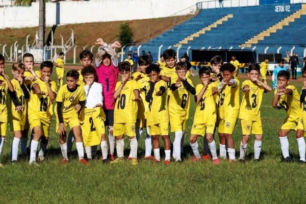 COPA LEME DE FUTEBOL DE BASE É ENCERRADA COM DECISÕES EM TRÊS CATEGORIAS}