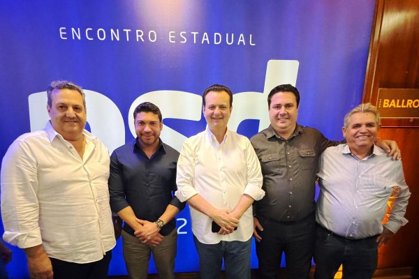 CANDIDATOS ELEITOS PELO PSD EM LEME PARTICIPAM DE ENCONTRO DE LIDERANÇAS DO PARTIDO EM SÃO PAULO}