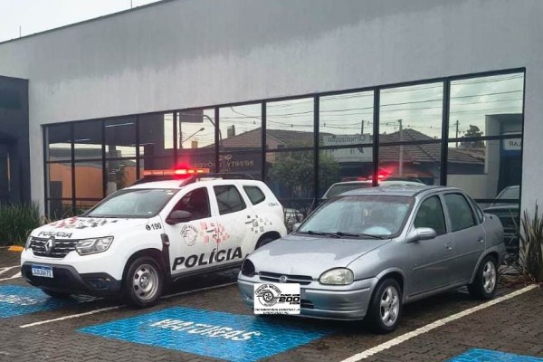 FUGA TERMINA COM DOIS PRESOS E VEÍCULO FURTADO RECUPERADO PELA POLÍCIA MILITAR EM LEME}