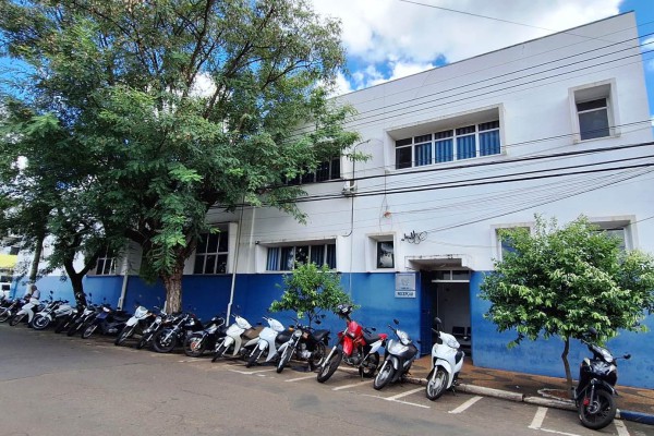 PREFEITO CLAUDEMIR BORGES ENVIA PROJETO PARA A CÂMARA DE VEREADORES PARA TERCEIRIZAR SERVIÇOS DA EDUCAÇÃO MUNICIPAL}