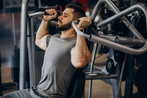 TREINAR DE MANHÃ, À TARDE OU À NOITE: O QUE MUDA NO DESEMPENHO?}