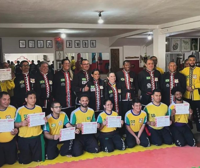 ASSOCIAÇÃO RIBEIRO CONQUISTA NOVOS GRADUADOS E FORTALECE O LI TCHUÓ PA KUNG FU EM LEME