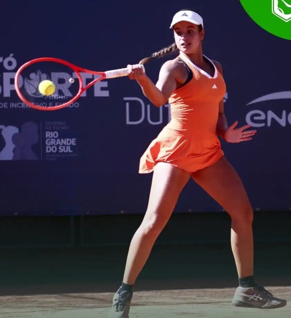 TENISTA LEMENSE LARISSA SILENCI GARANTE VAGA NA CHAVE PRINCIPAL DA BRASIL JUNIORS CUP