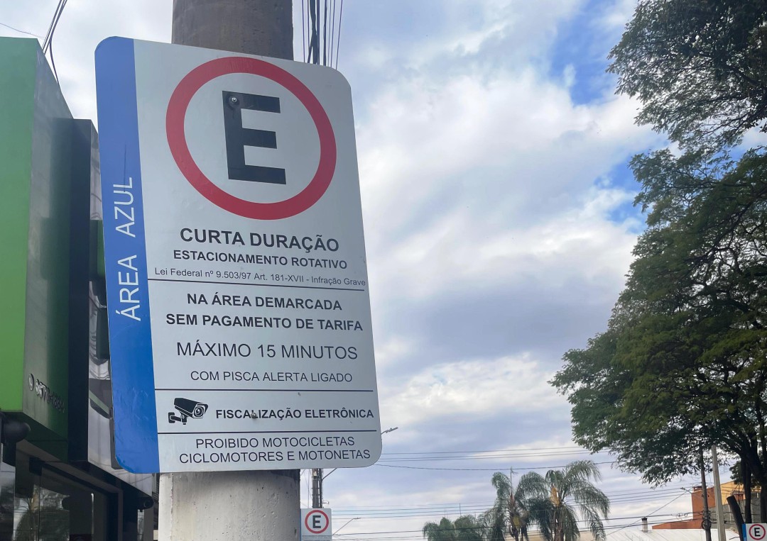 VEREADOR DR. DAVID PEDRÃO COBRA TRANSPARÊNCIA E FISCALIZAÇÃO NO SERVIÇO DA ZONA AZUL EM LEME