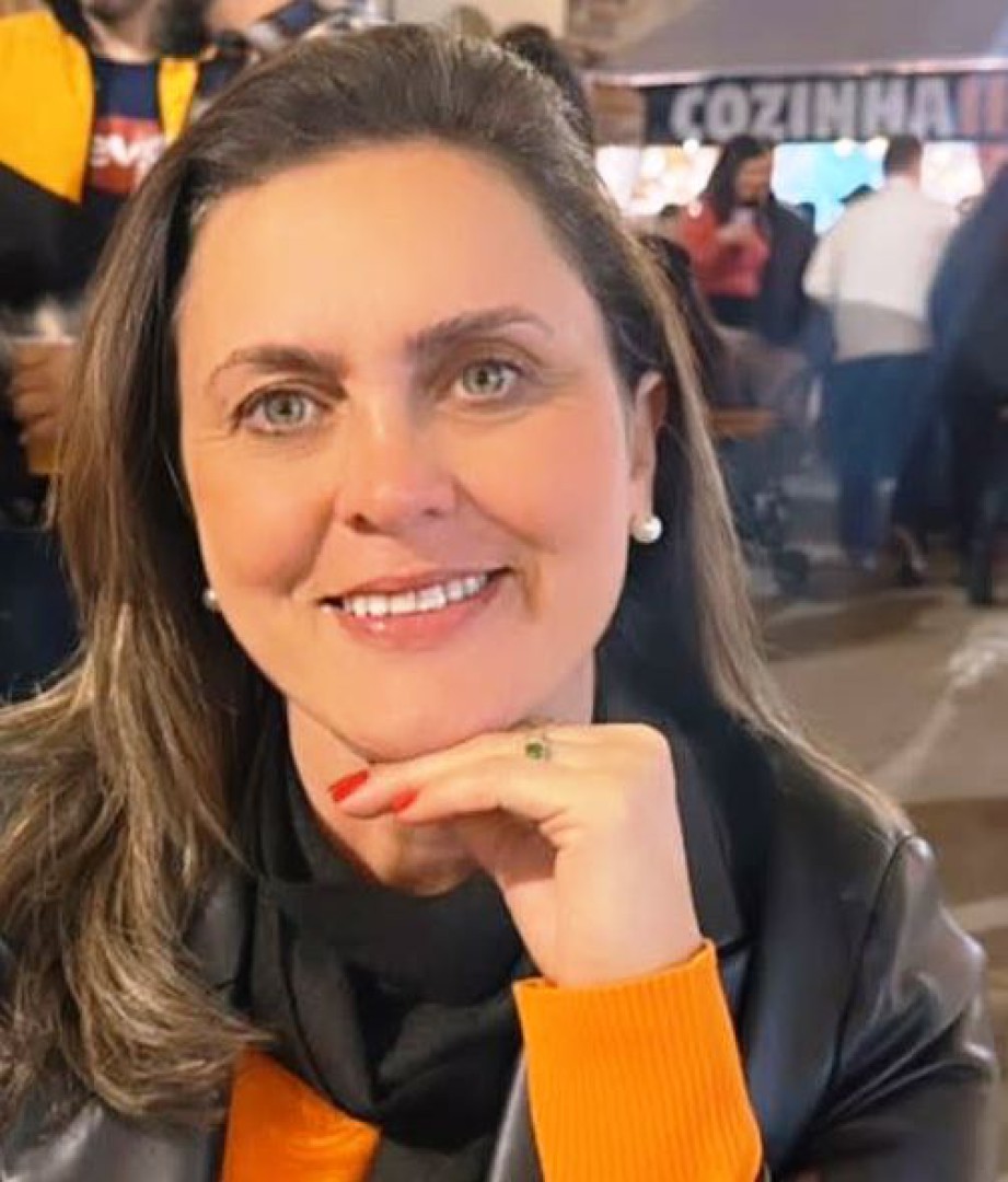 FELIZ ANIVERSÁRIO, SIMONE ANACLETO PARIZ