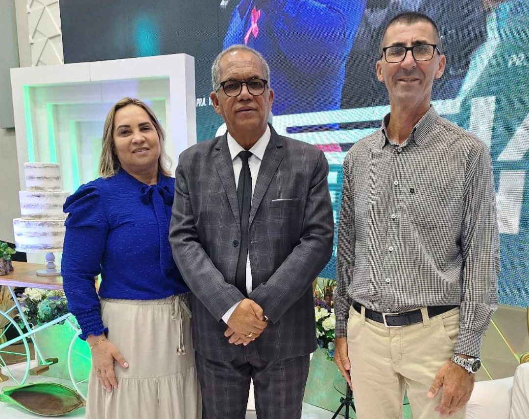 PASTOR ROBERTO ARRUDA COMEMORA MAIS UM ANIVERSÁRIO