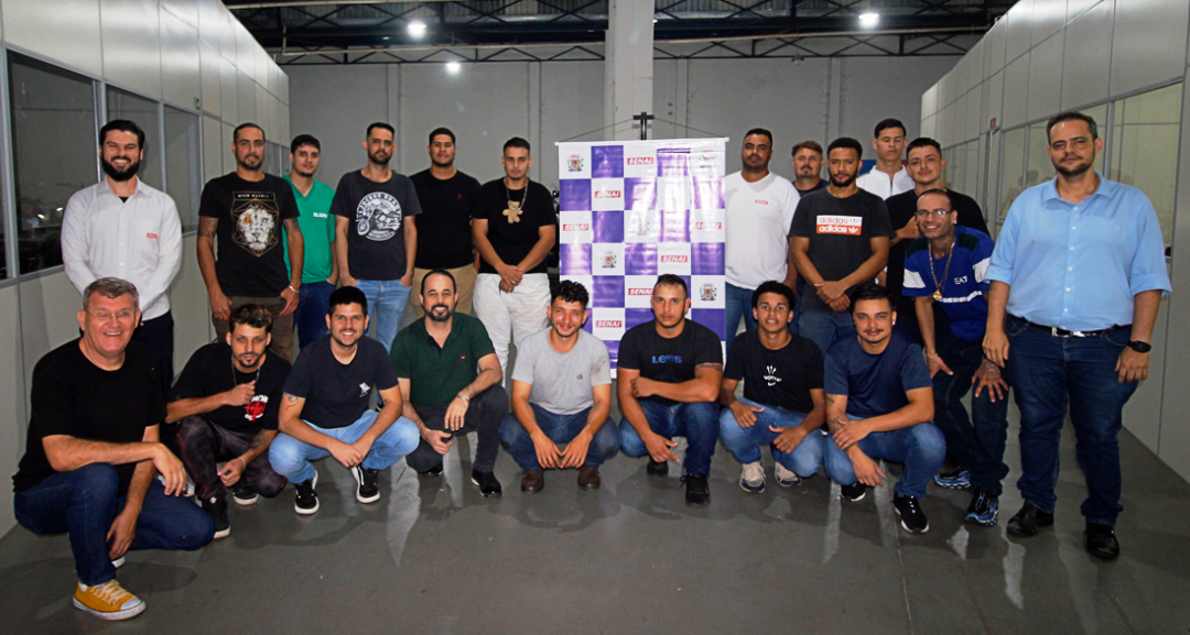 PROGRAMA COMUNITÁRIO DE FORMAÇÃO PROFISSIONAL FORMA 20 ALUNOS EM CURSO DE MANUTENÇÃO MECÂNICA INDUSTRIAL